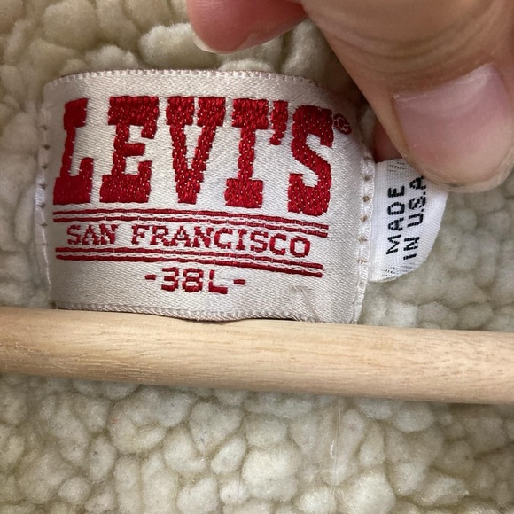 Levi's Classic Blue Denim Jacket with Cream Sherpa - Picture 3 of 4